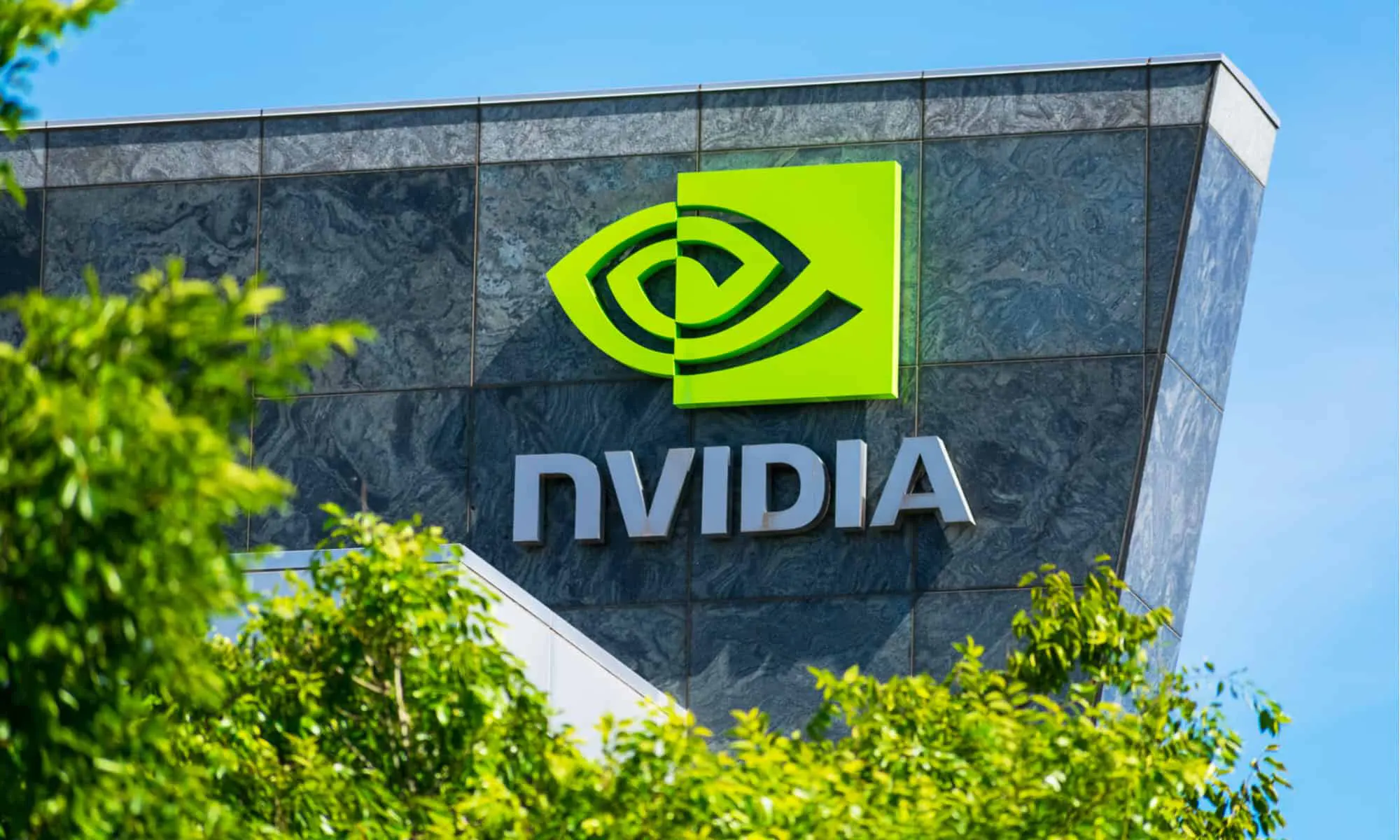 Toyota y NVIDIA unen fuerzas para revolucionar la movilidad eléctrica y autónoma